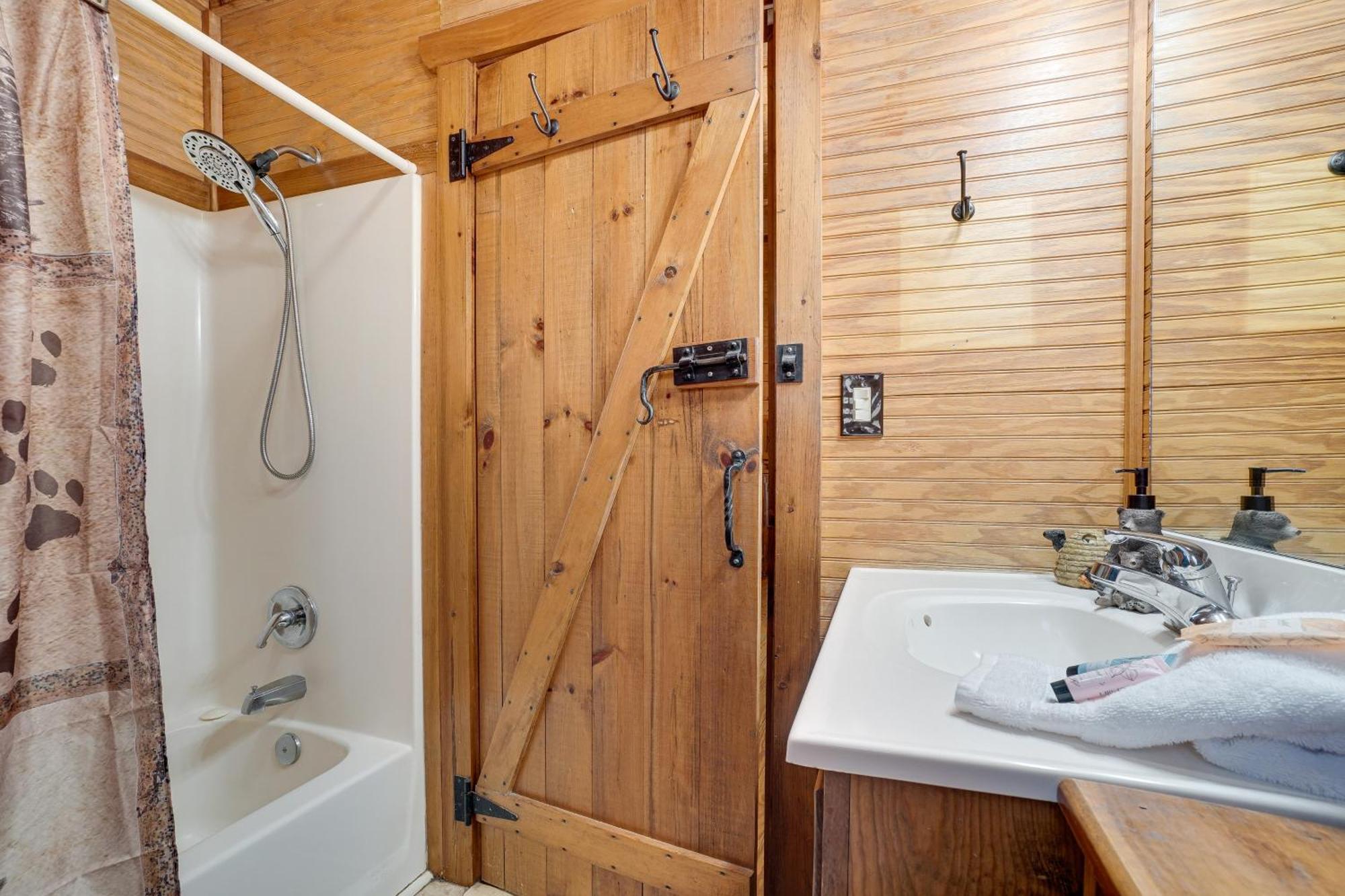 Secluded Family Retreat In Dahlonega With Hot Tub! Villa Екстериор снимка